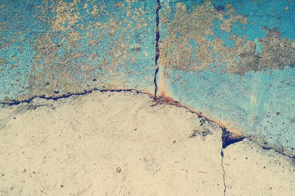 The image shows crack on concrete.